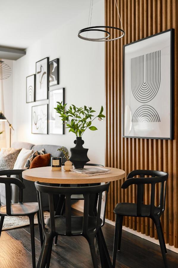 Main Station Art Apartment Краков Экстерьер фото